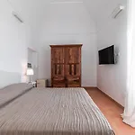Ami Bed & Breakfast 4*
