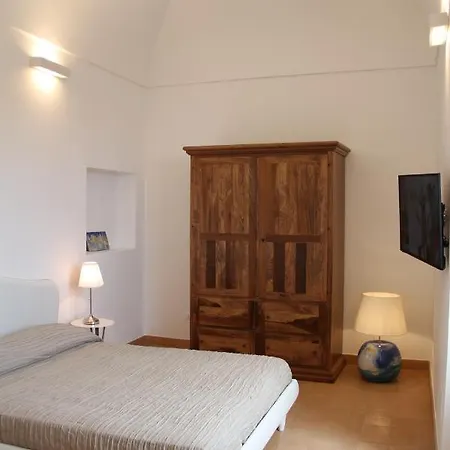 לינה וארוחת בוקר Ami
