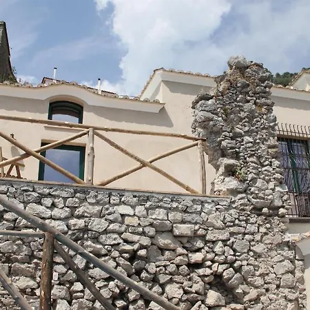 Ami Bed & Breakfast 4*