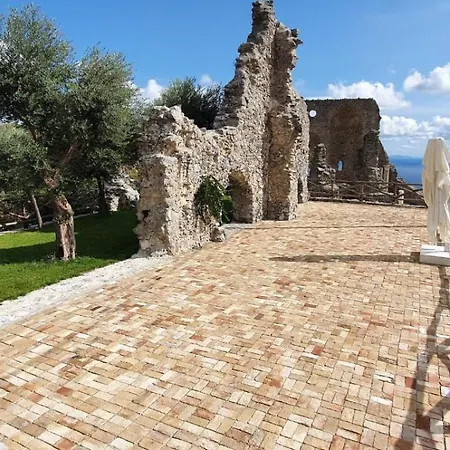 Bed & Breakfast Ami 4*