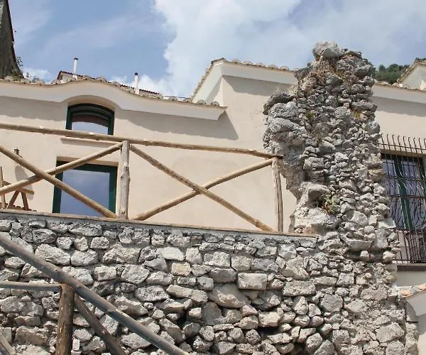 Ami Bed & Breakfast 4*